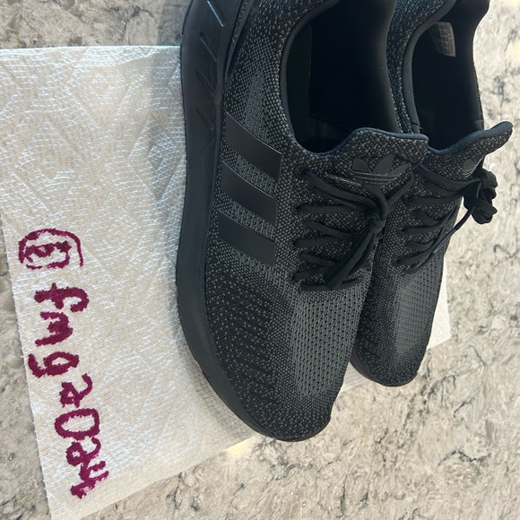 Adidas Swift Run 22 Black on Black - Picture 2 of 7